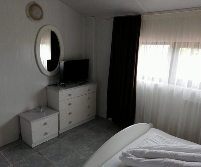 Pensiune 35 de camere  - 4