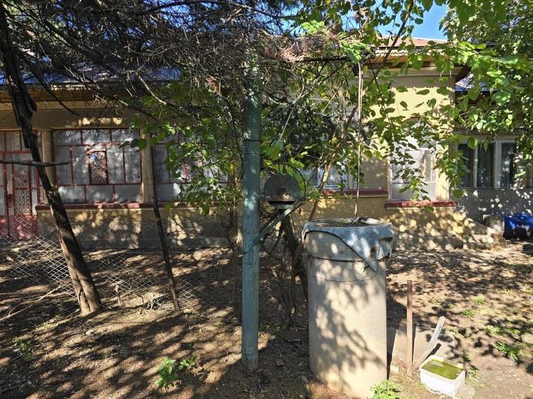 Teren 1300mp cu casa batraneasca - 6