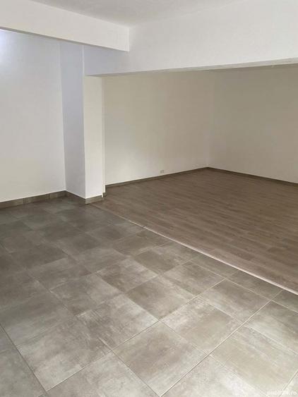 Vand inchiriez spatiu comercial 85 mp Calimanesti - 9