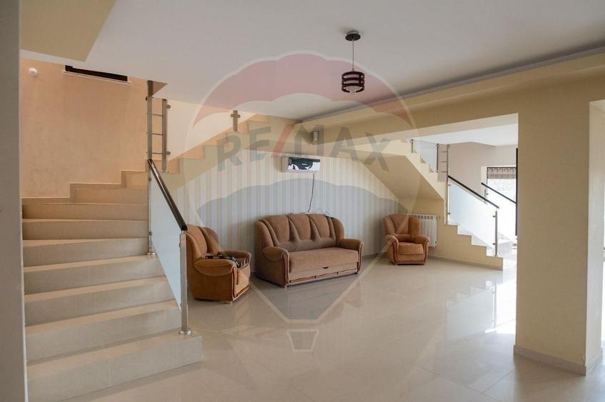 Casă / Vilă cu 5 camere de vânzare - 6