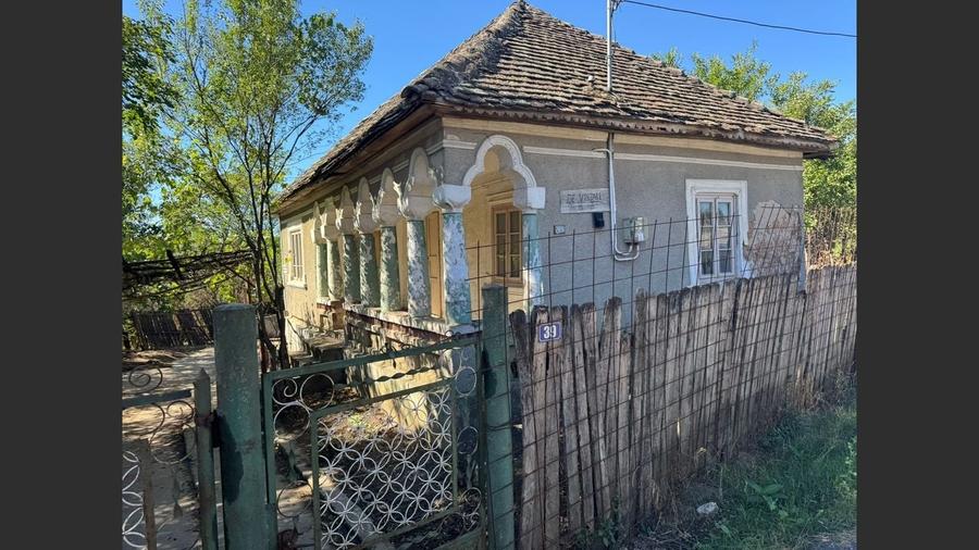 Casă cu teren 6.299 mp, central Gogosu, comision 0% - 2