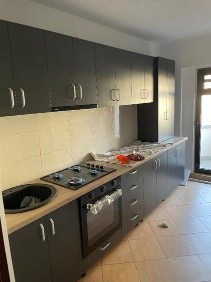 Apartament 3 camere decomandat Bdul Traian - vedere Pietricica - 1