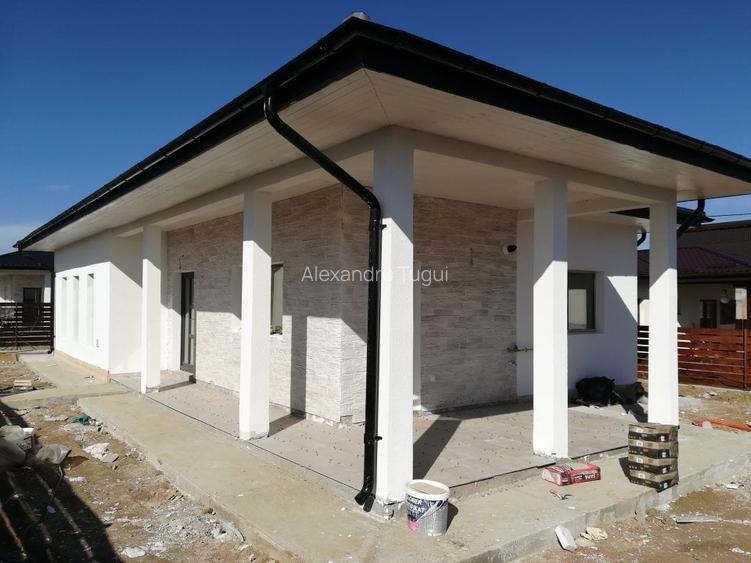 Casă cu 3 camere în Valea Ursului