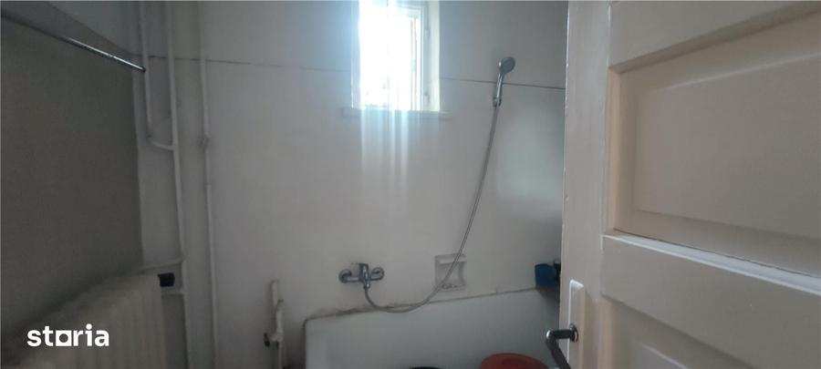 Casă cu 2 camere cu Teren 377 Mp în Piața Unirii