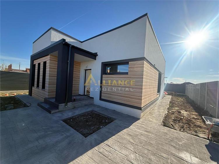 <Casa individuala parter> 4 camere 2 bai 371 mp teren - 1