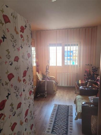 Apartament 3 camere decomandat, Zona Mioritei - 9