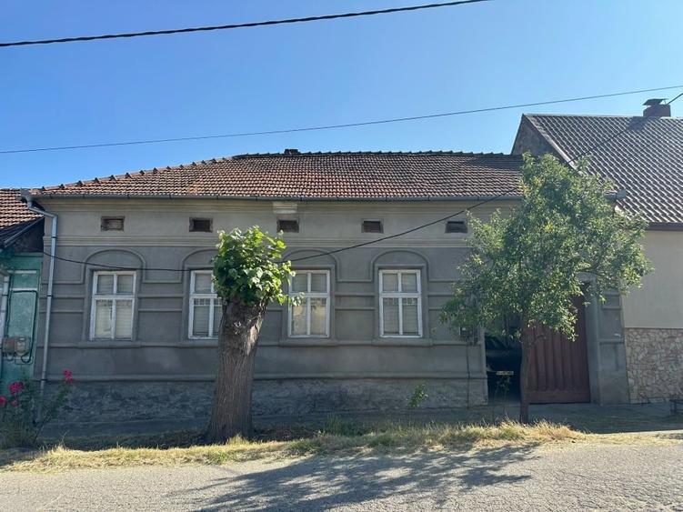Casa de vanzare la sosea in Girbovat, langa Bozovici, 5 camere - 1