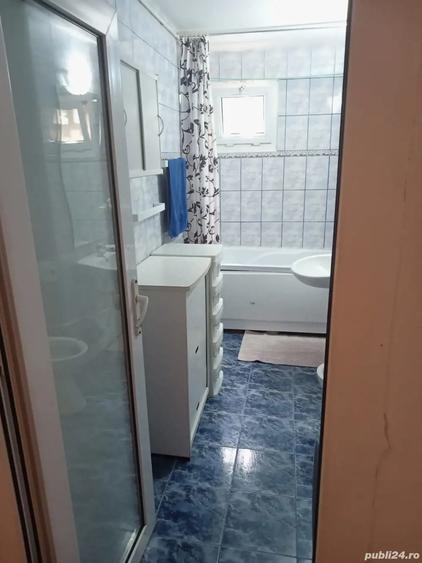 Vand apartament 3 camere semidecomandat 67 mp. - 2
