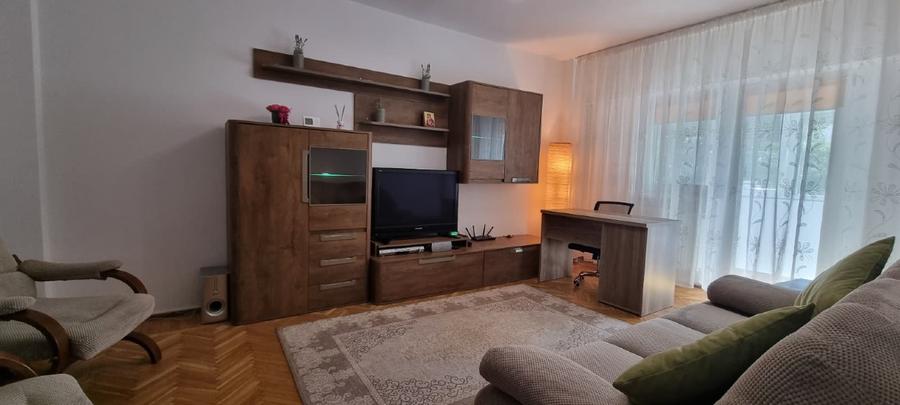 Închiriez apartament 2 camere ultracentral - 1