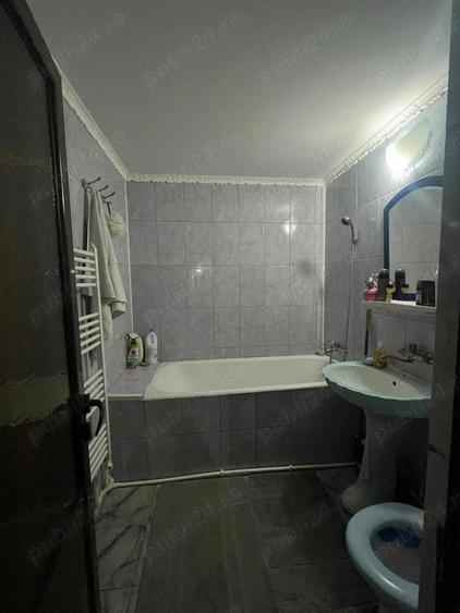 Vand apartament 3 camere central - 1