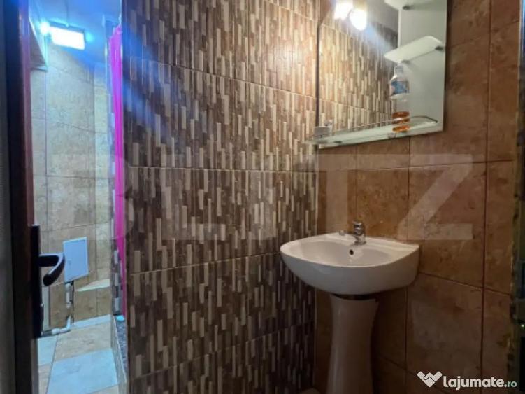 Apartament cu 3 camere, decomandat, 65 mp, zona Materna - 1