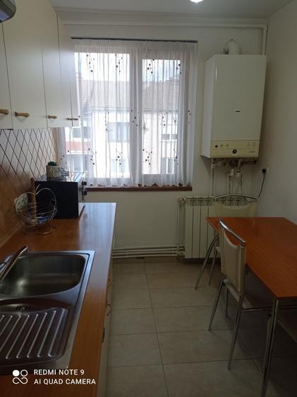 Inchiriez apartament 2 camere - 5