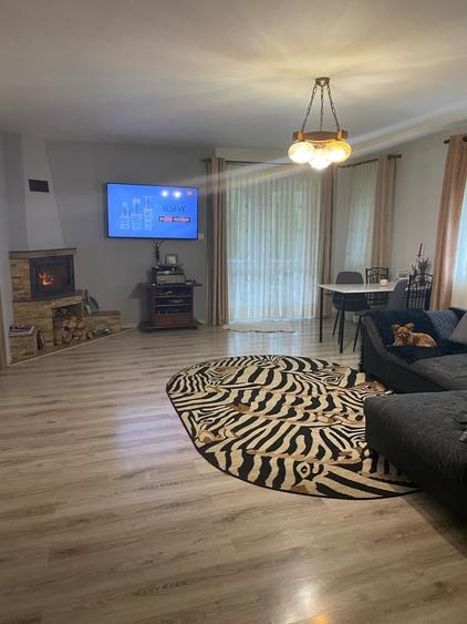 Casă individuală cu 5 camere cu Teren 1200 Mp în Central