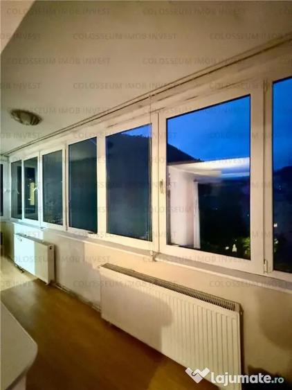 Apartament cu 3 camere decomandat în Răcădău