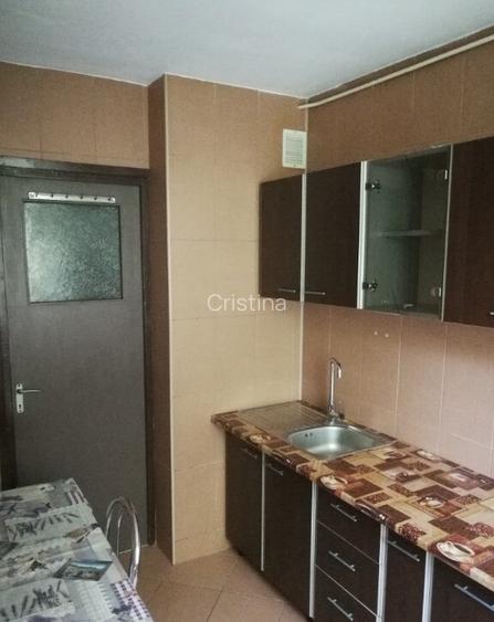 Vanzare apartament cu 3 camere+ boxa la subsol in Drumul Taberei.