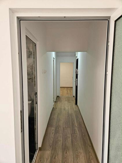 Vand apartament 2 camere decomandat - 2