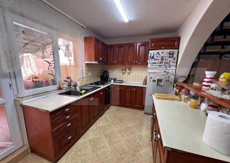 Casa P comercial/1E+M apartament, 3 camere, 333 mp, zona C - 3