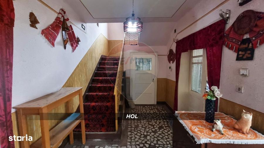 Casa din caramida cu teren generos de 2460 mp si anexe, in Borlesti - 5