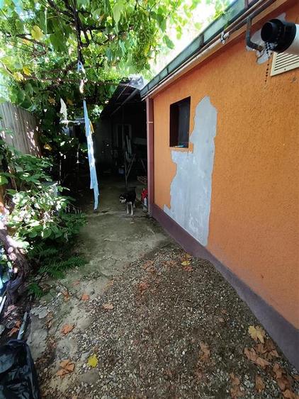 Piata Saraca-Casa 3 cam 100mp utili toate utilitatile teren 196 mp - 2