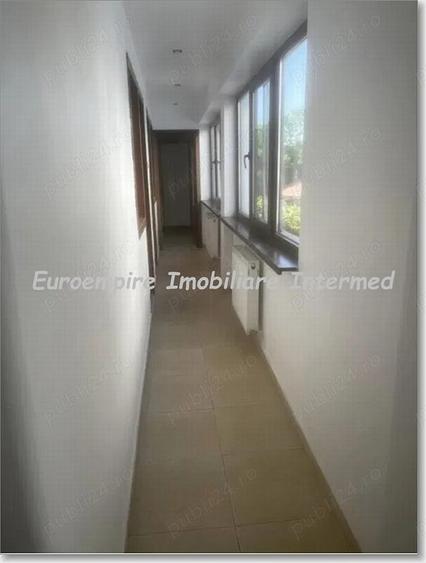 Vila de inchiriat zona FALEZA NORD - 6