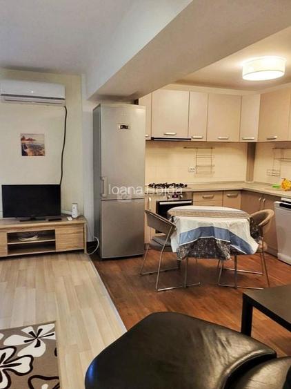 Apartament cu 3 camere semidecomandat, mobilat în Central Apartament cu 3 camere semidecomandat, mobilat în Central