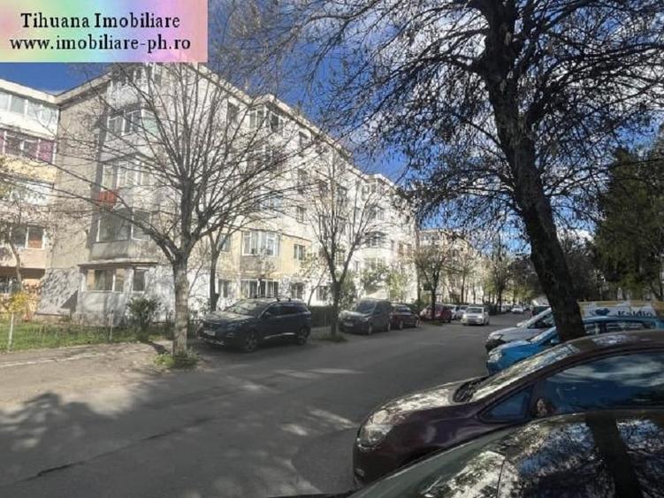 Apartament 3 camere de vanzare : 9 Mai-(Padina) - 1
