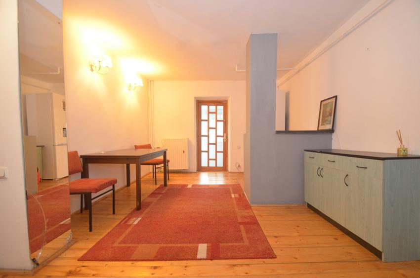 Apartament cu 2 camere decomandat - 1