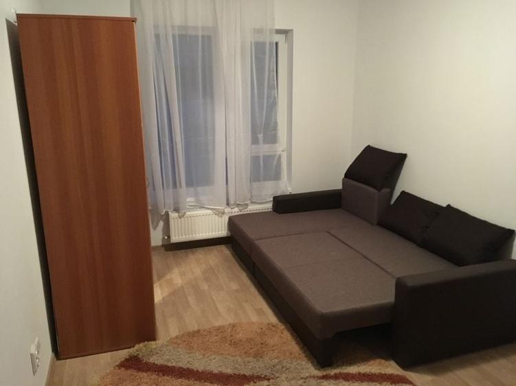 Garsonieră decomandată în Roșu