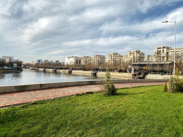 Unirii | Camera de Comert | Garsoniera | 42mp | Vedere Dambovita | Stradal - 10