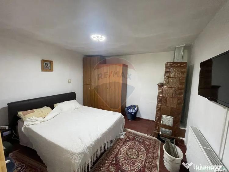Casă cu 3 camere cu Teren 900 Mp în Roșioara