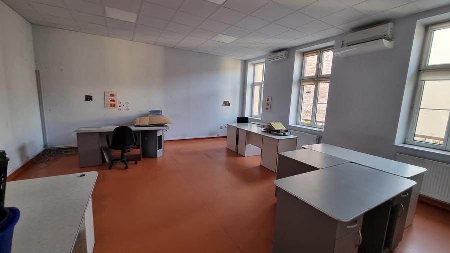 De închiriat fosta clinică Regina Maria – lângă Piața Unirii - 7