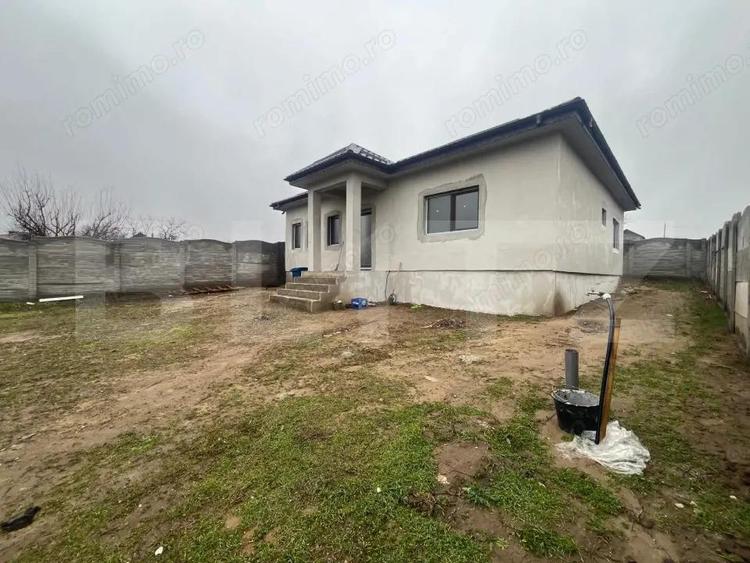 Casa plan parter 100 mpu, teren 450 mp, Malu Mare - 2