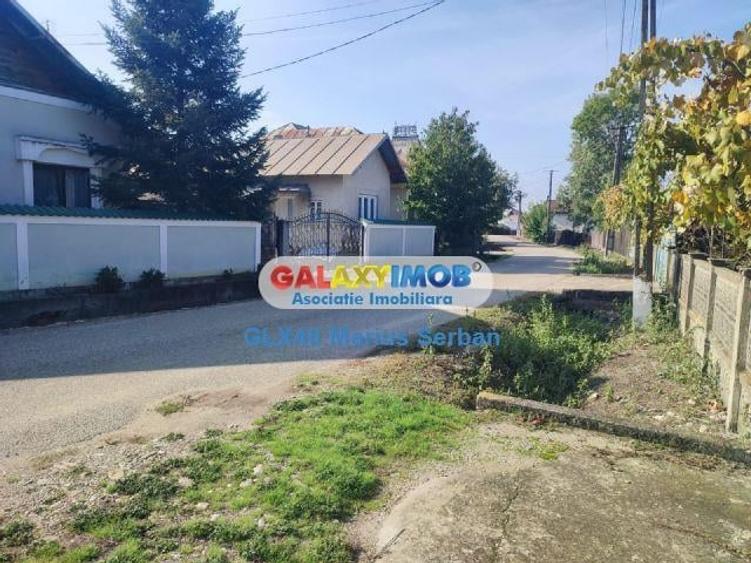 Vanzare casa batraneasca  si teren Raciu - 2