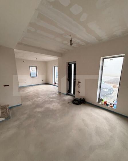 Casa etaj, 114 mp utili, 714 mp teren, Itcani - Cartier excl - 10