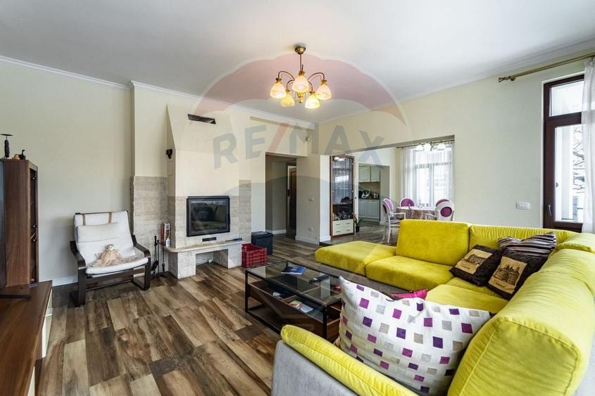 Casă spațioasă 350 mp utili, Teren 650 mp, Garaj subteran, Tractorul - 18