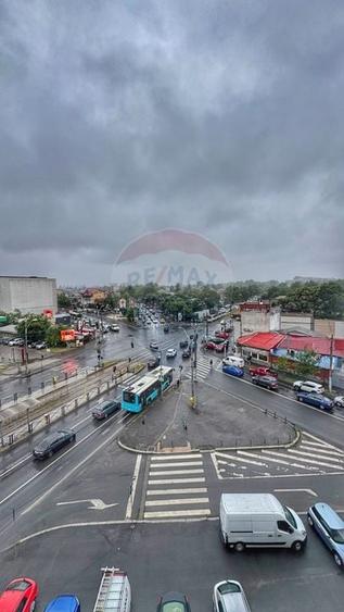 Apartament cu 4 camere de vânzare în zona 13 Septembrie - 2