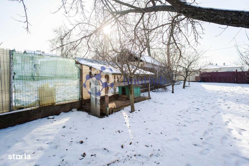 Teren de 2200 mp si casa in sat Voinesti, langa biserica - 7