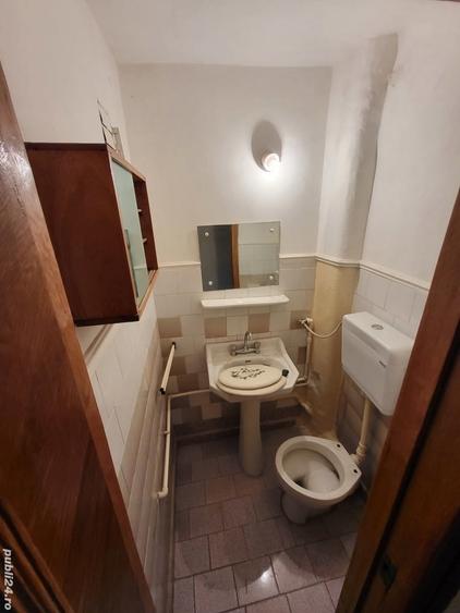 De vanzare apartament cu 3 camere etaj 3 in Parscov ,zona centrala! - 5