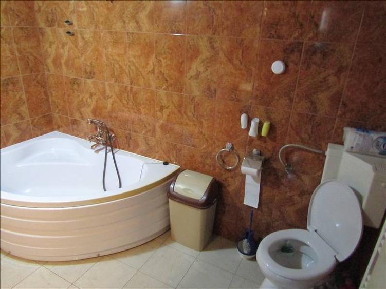 Casa singur in curte, central,  zona Stefan Cel Mare - 13