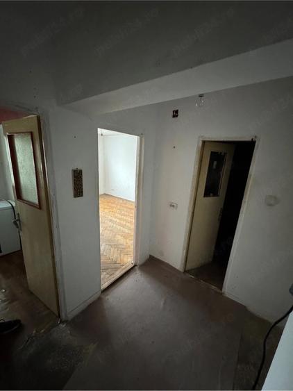 Garsoniera de vanzare Brad Hunedoara - 2