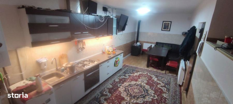 Casa renovata, utilitati complete (Gaz) + 1900 mp teren Scurta, BC - 4