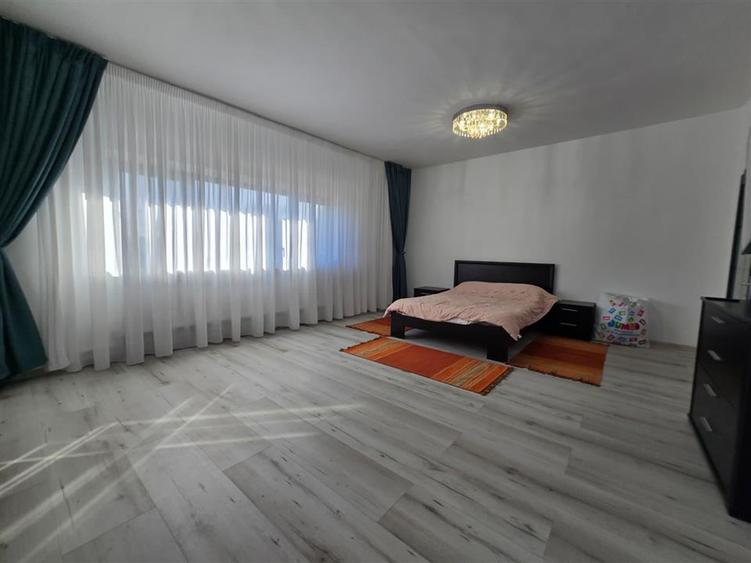 Vila tip conac – 405 mp utili, teren 1500 mp – zona Viticultori - 24