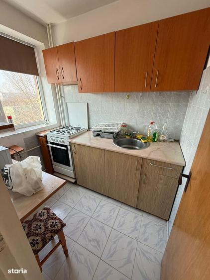 Costin Georgian 5 min metrou - 8