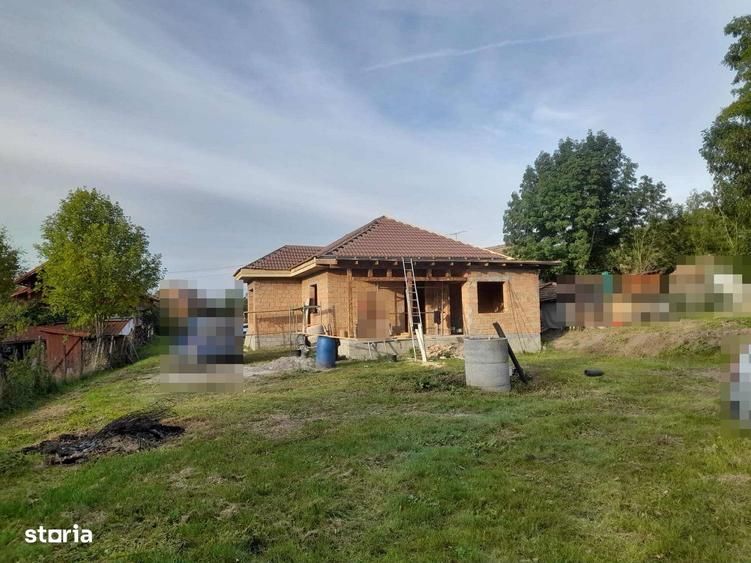 Casanoua pe un nivel de vanzare sat Gruisor com Acatari, Mures - 1