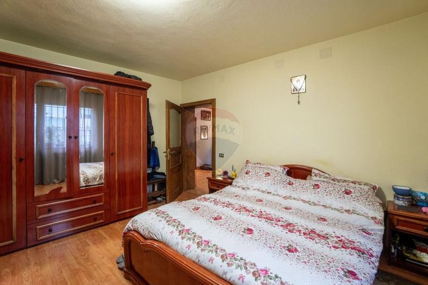 Casa individuala 160 mp, 1.200 mp teren, garaj si spatiu comercial - 11