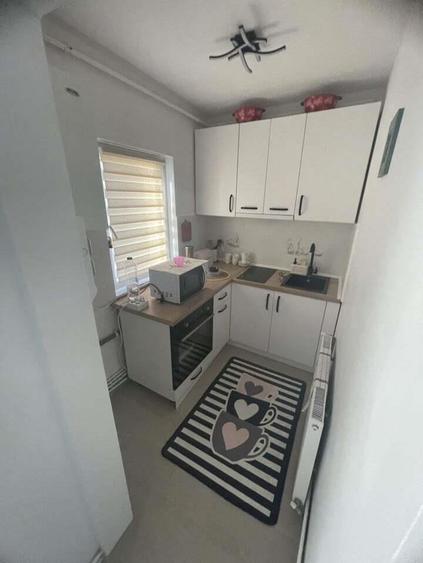 Garsoniera de vanzare, etaj intermediar, cart. 1 Mai - 8