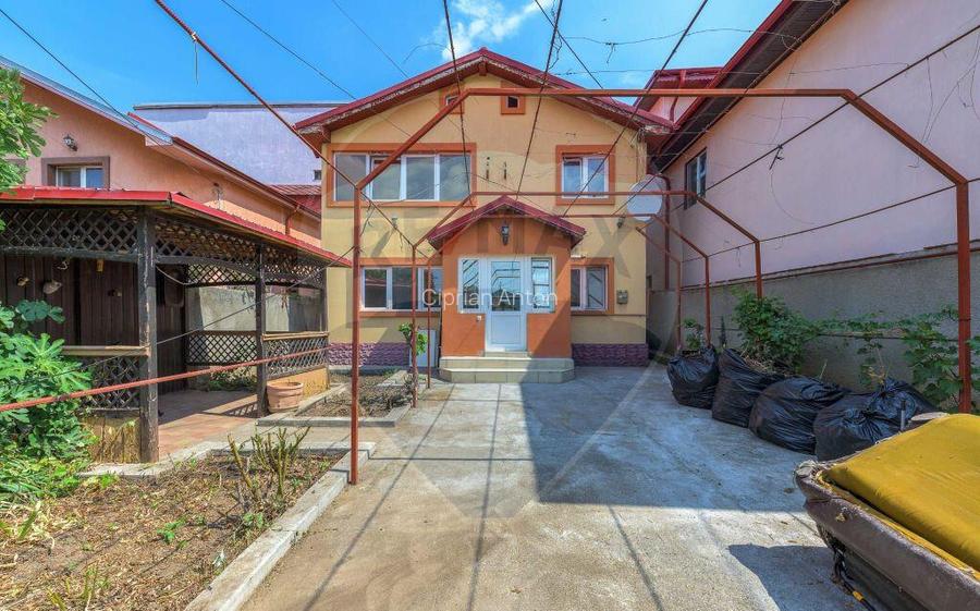 Casa/Vila de vanzare 5 camere 160 mp | Voluntari Central |