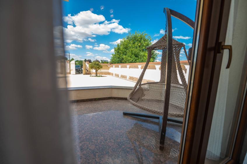 Exclusivitate, Poiana-Centru, P+1, 1640mp teren, 450mp SU, mobilata,utilata - 48