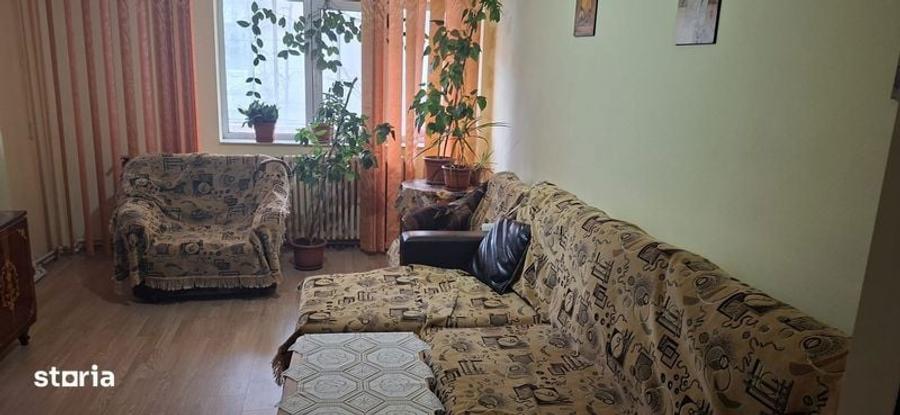 Vand apartament 2 camere decomandat - 1