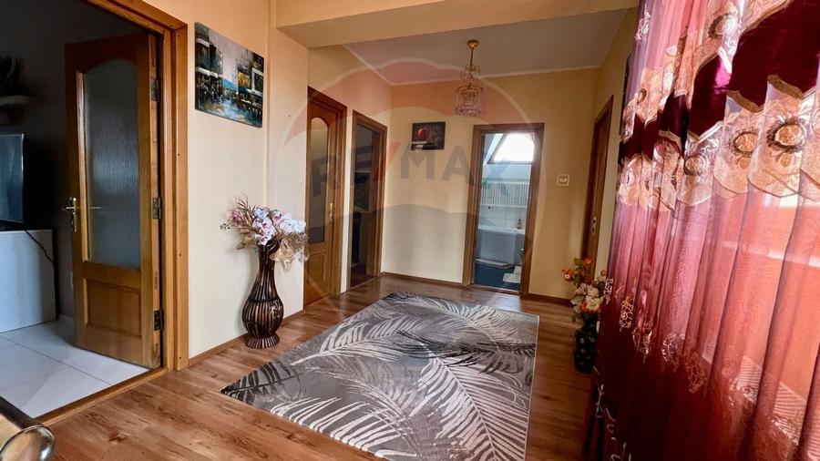 Casa de vanzare cu 280 mp si teren 1100 mp in Arcasilor Galati - 12